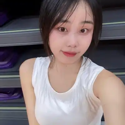 邓芳